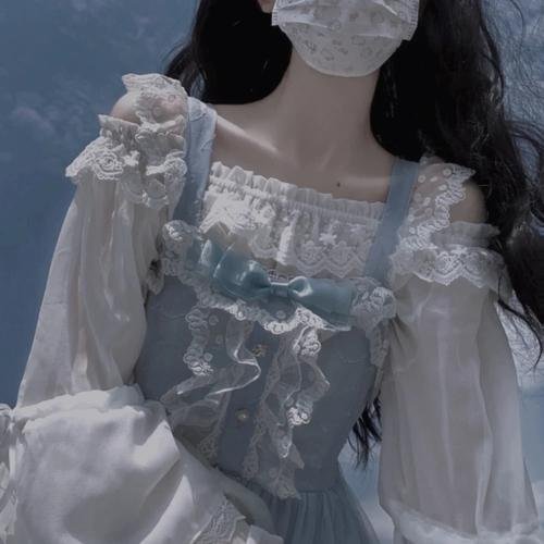 纪律如铁，柔情似水